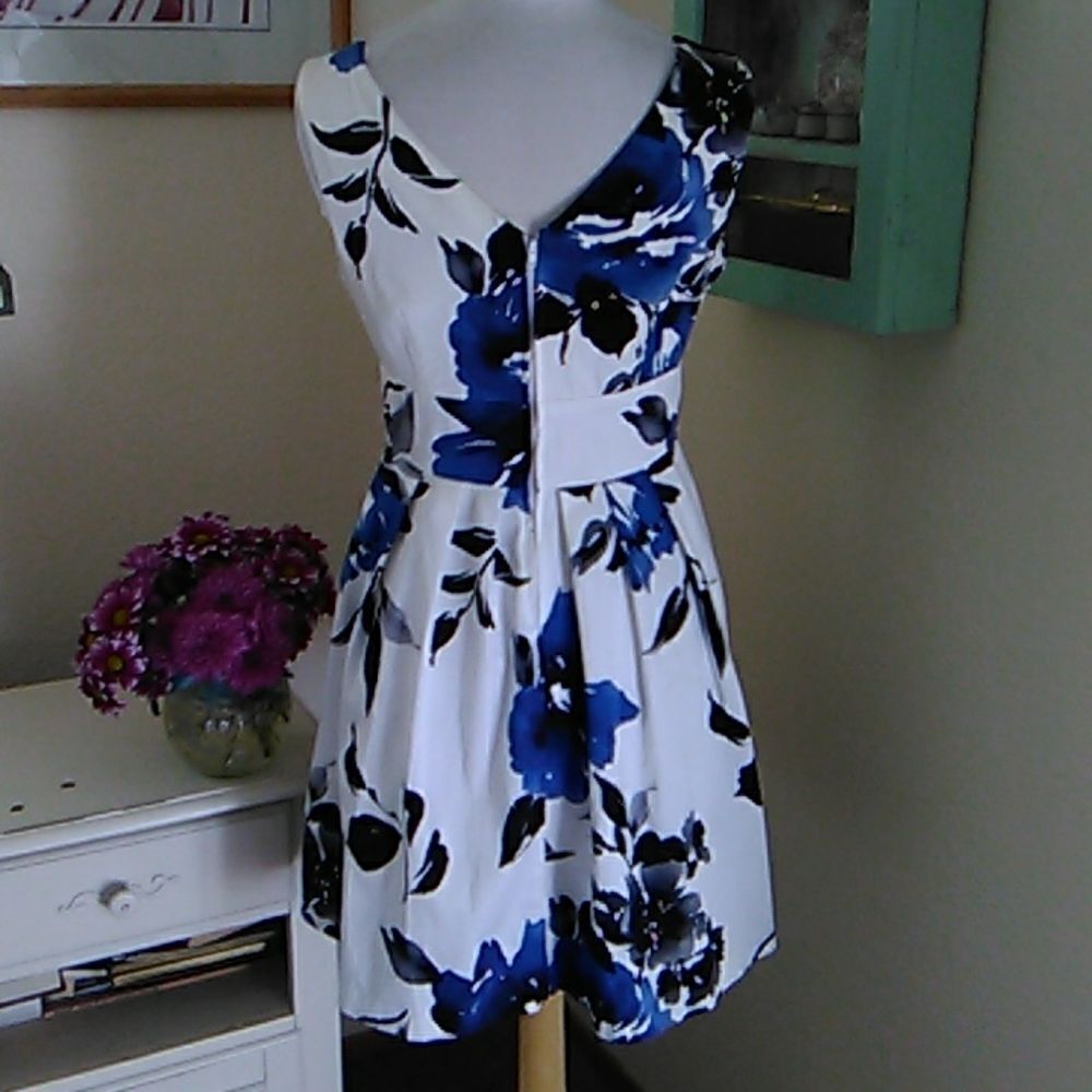 Corey P Wrap Front Dress - Picture 6 of 11